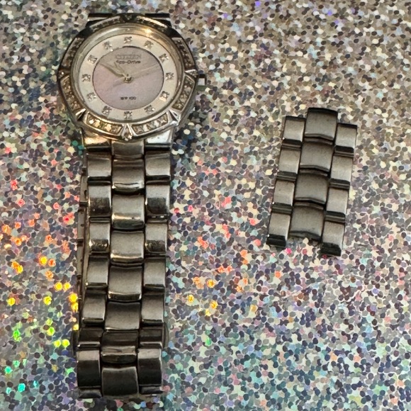 Citizen ladies watch. Stainless steel with Diamonds and mother of perfect face. - Picture 12 of 12